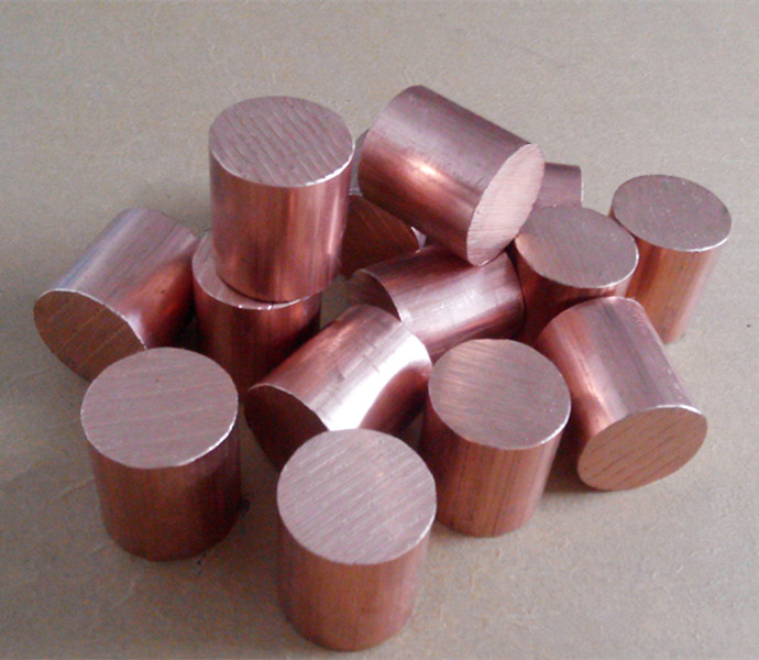 The difference between brass and red copper is introduced.